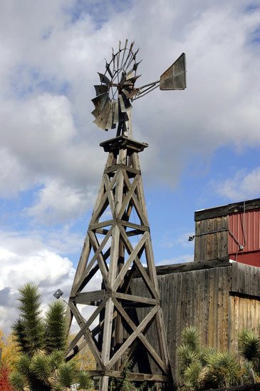 old-wooden-windmill-xs