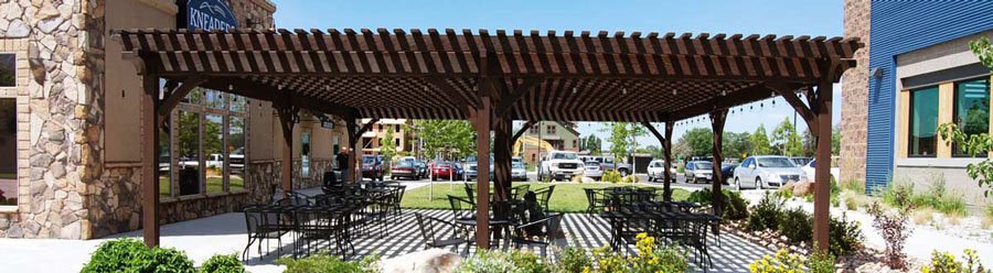 outdoor eating area pergola