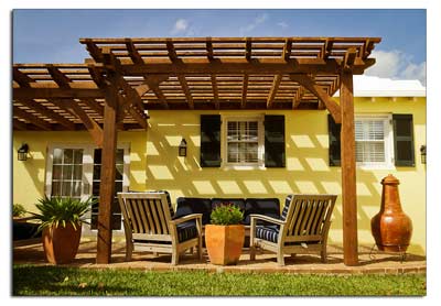 Yellow-house-pergola-small