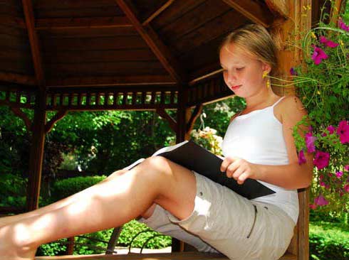 gazebo-reading-book