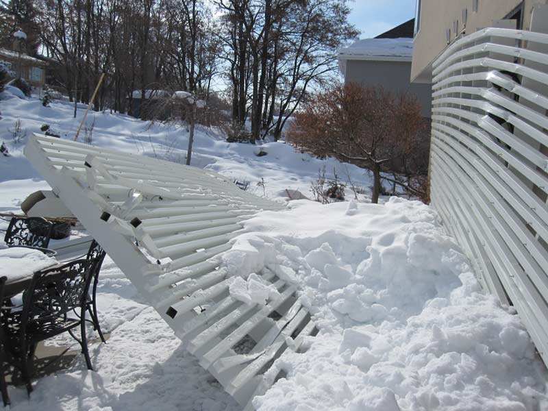 vinyl-snow-collapse