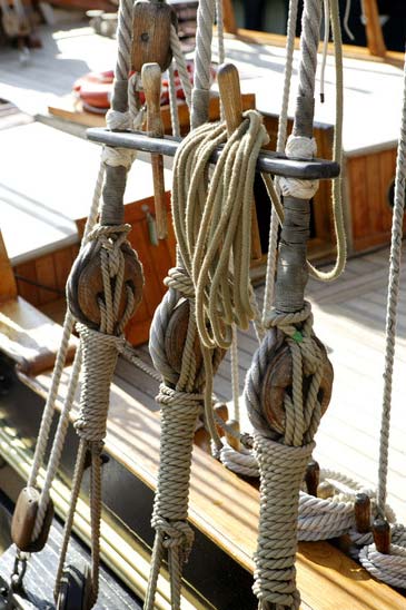 sailboat-wooden-marine