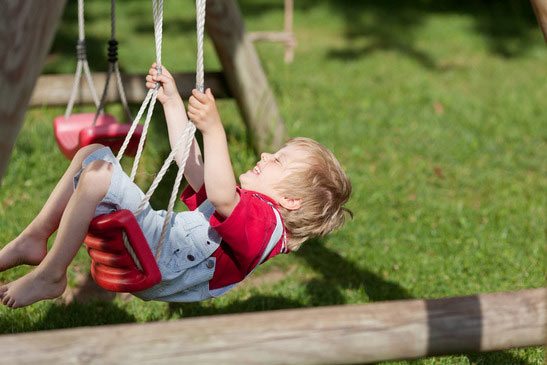 boy-swinging