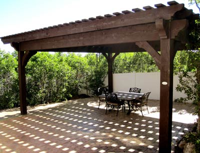 shade of pergola