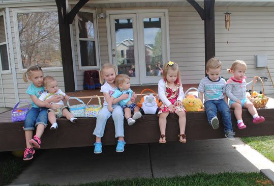 cute-kids-under-pergola