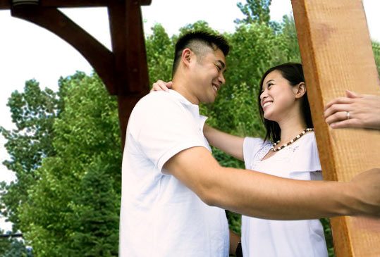 happy-asian-couple-pergola-2