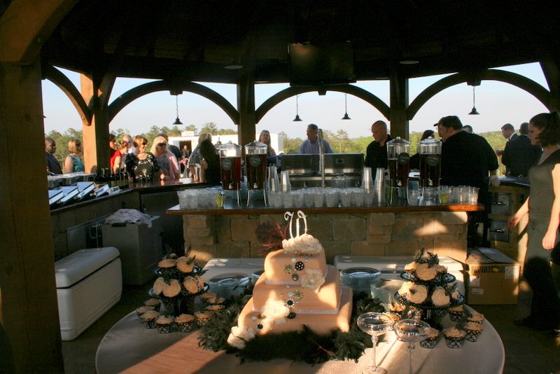 pergola-white-beautiful-wedding