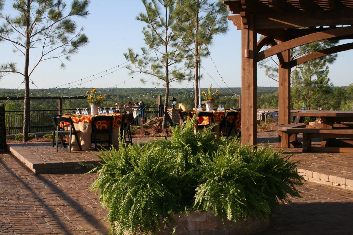 sbf-tables-pergola