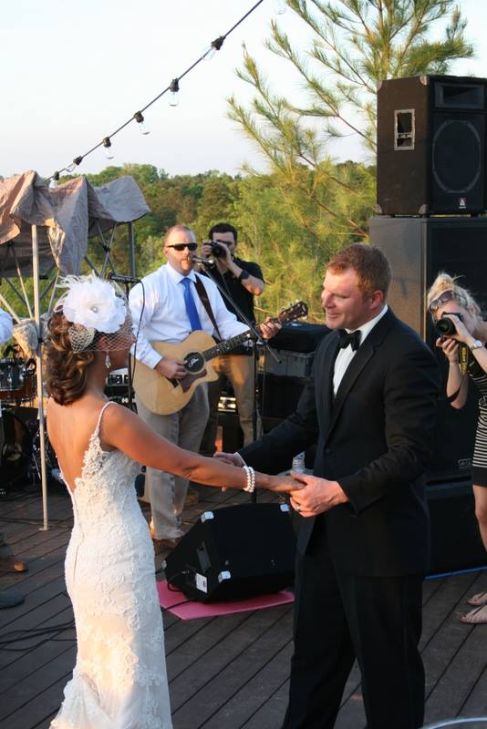 wedding couple dance