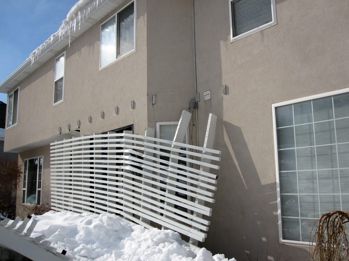 Vinyl pergola snow collapsed