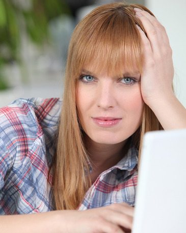 lady outdoors with laptop