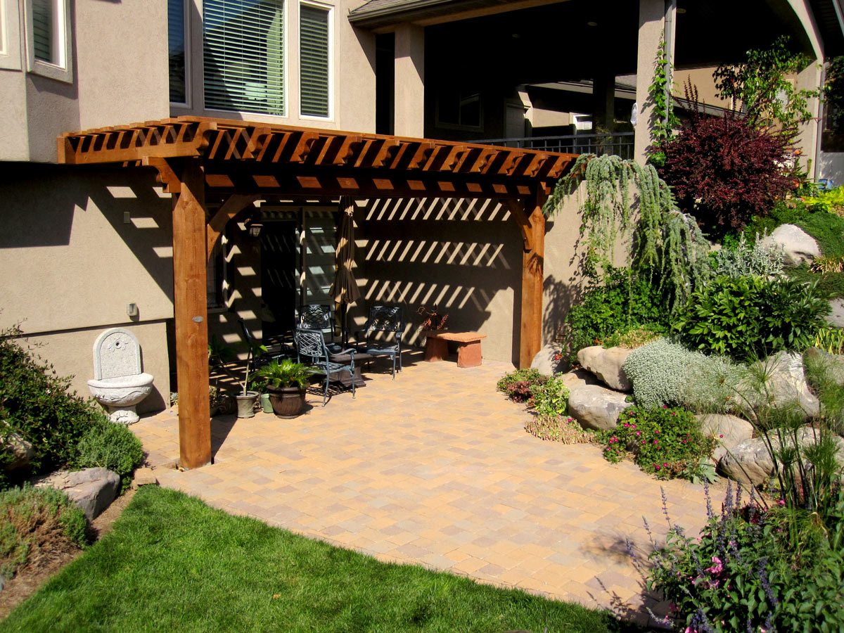 Bakker-14x20-pergola-shade attached timber frame pergola