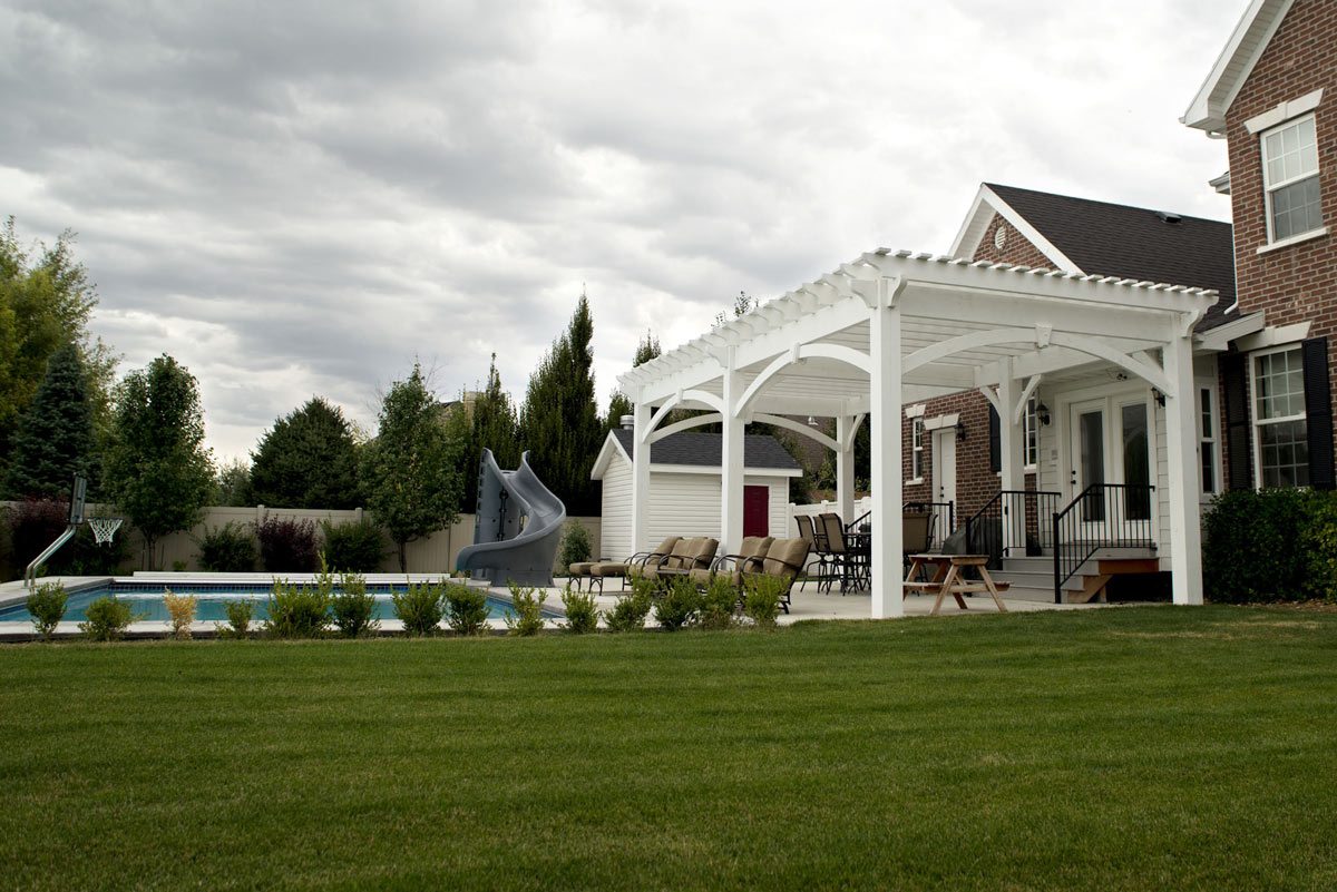 Gigger-white-pergola-shade19 diy poolside pergola kit