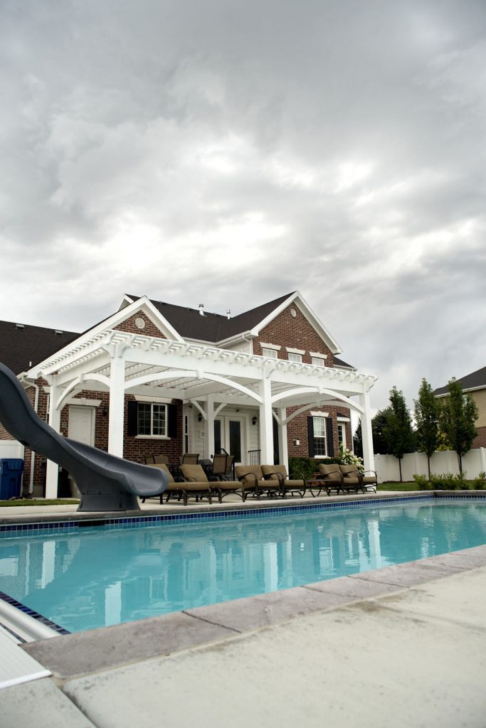 Gigger-white-pergola-shade9 diy poolside pergola kit