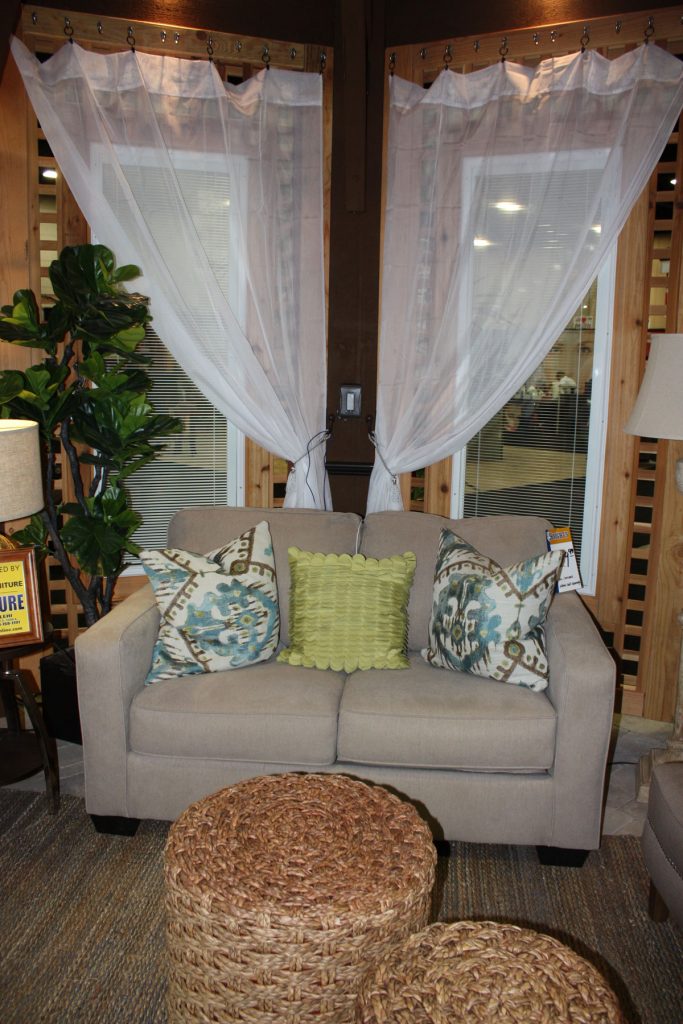 pergola-home-show-couch