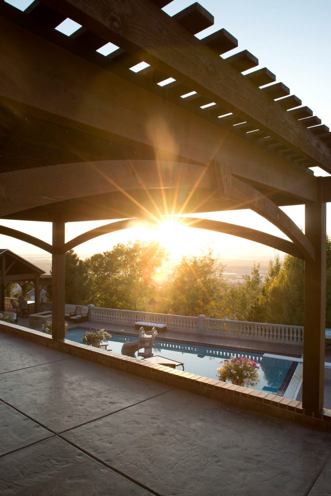 Casil-pergola-pool-sun timber frame pergola