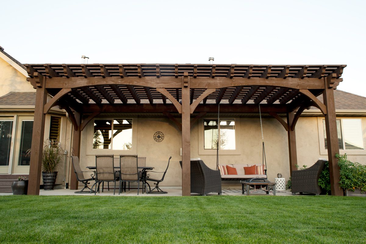 Dowdle-dan-pergola-front patio shade pergola