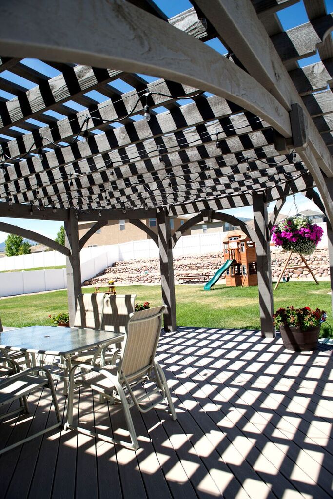 pergola shade deck
