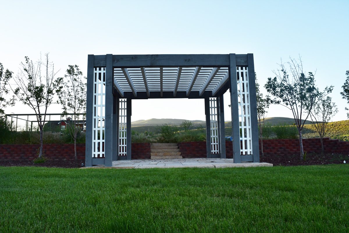 contemporary style pergola