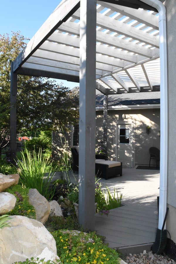 pergola shade corner house