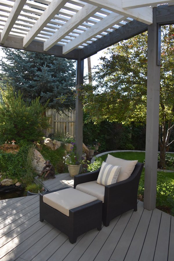 garden chair pergola