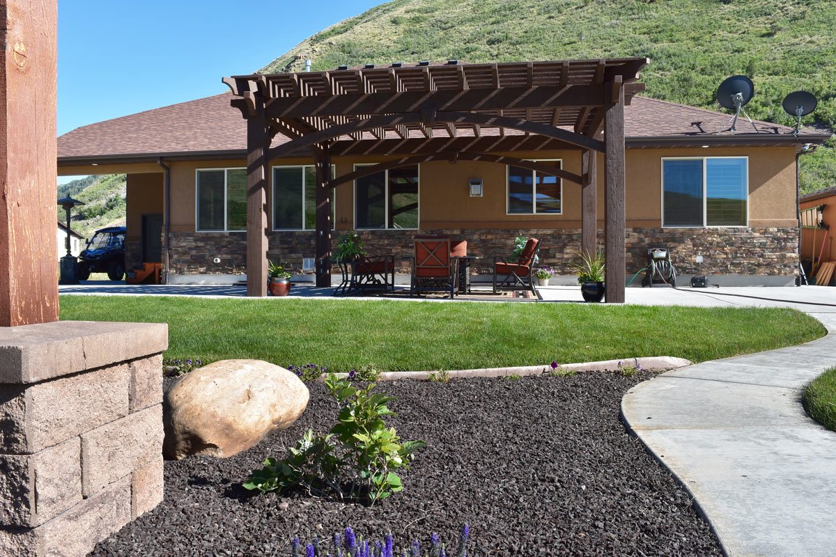 pergola-kinnear-shade 8000 series shadescape pergola