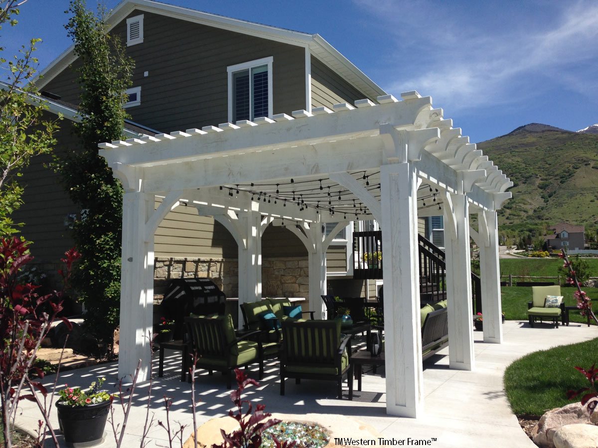 Byer-pergola-living-room