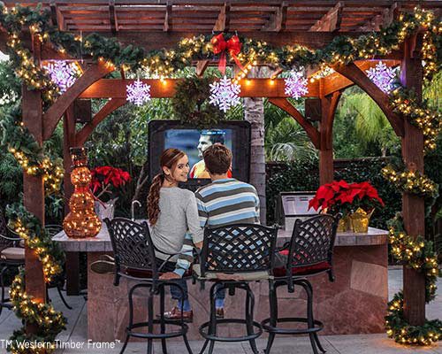 people-outdoor-tv-pergola-clausing