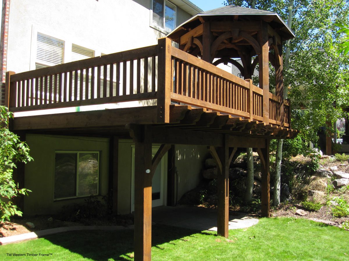 multi-level deck with pergola