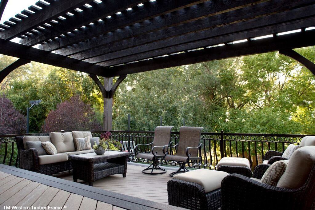 multi-level deck with pergola