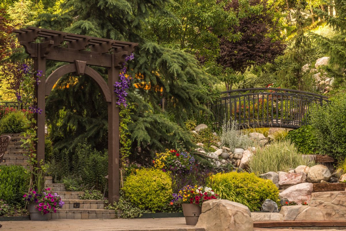 garden arbor bridge