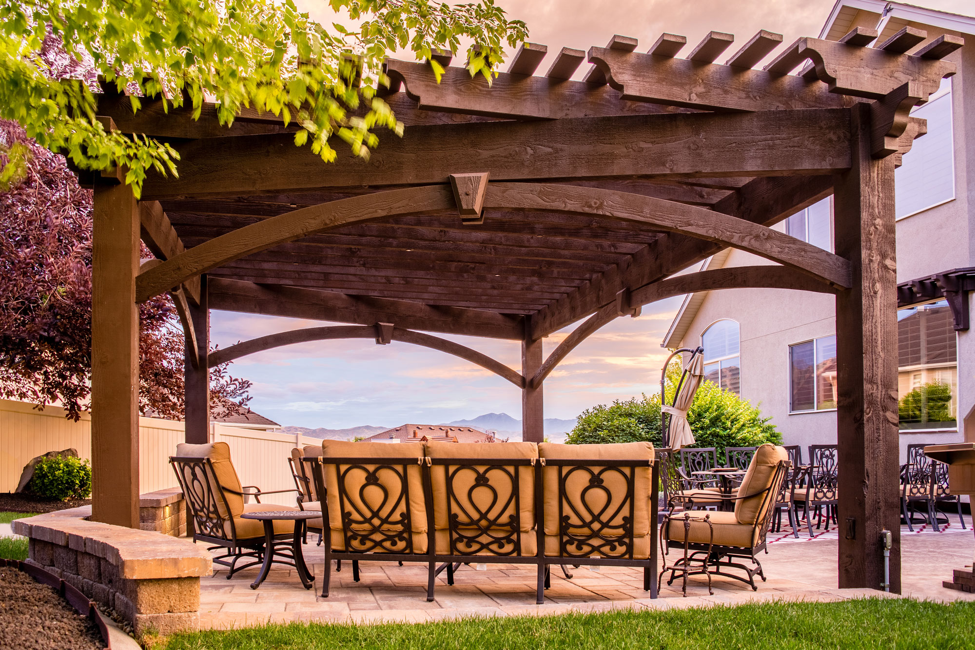 Lowery-pergola-trapezoid-kit shadescape pergola kit