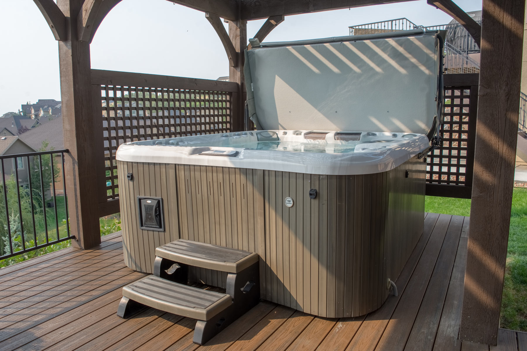 becker-scott-pergola-hot-tub4