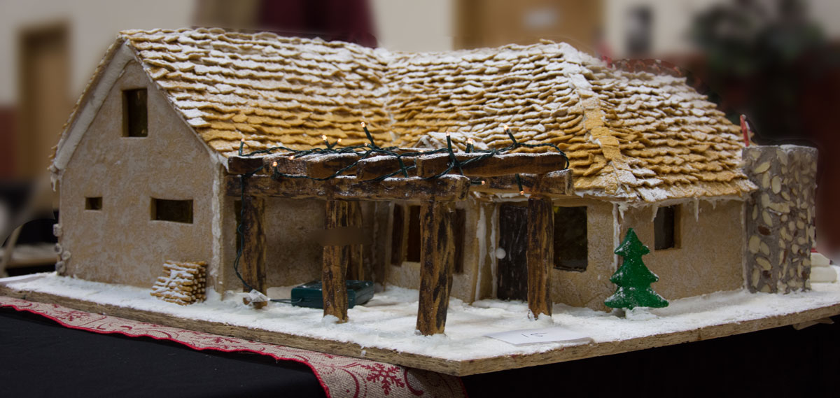 gingerbread-house-pergola-lights smoke chimney pergola