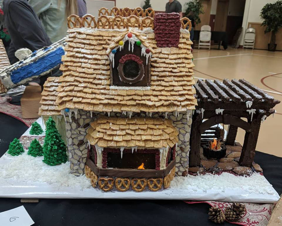 gingerbread-house-winner-pergola