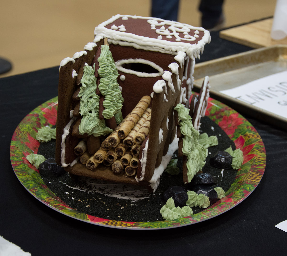 gingerbread-truck-logs-5 christmas trees truck logs