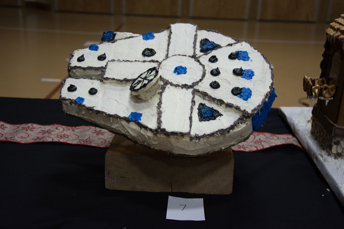 star-wars-ship-gingerbread star wars ship cake