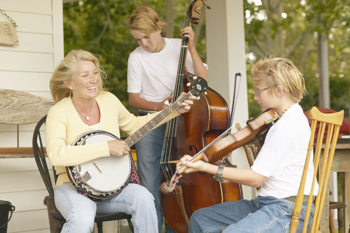 playing-banjo-violin-bass violin bass banjo play music