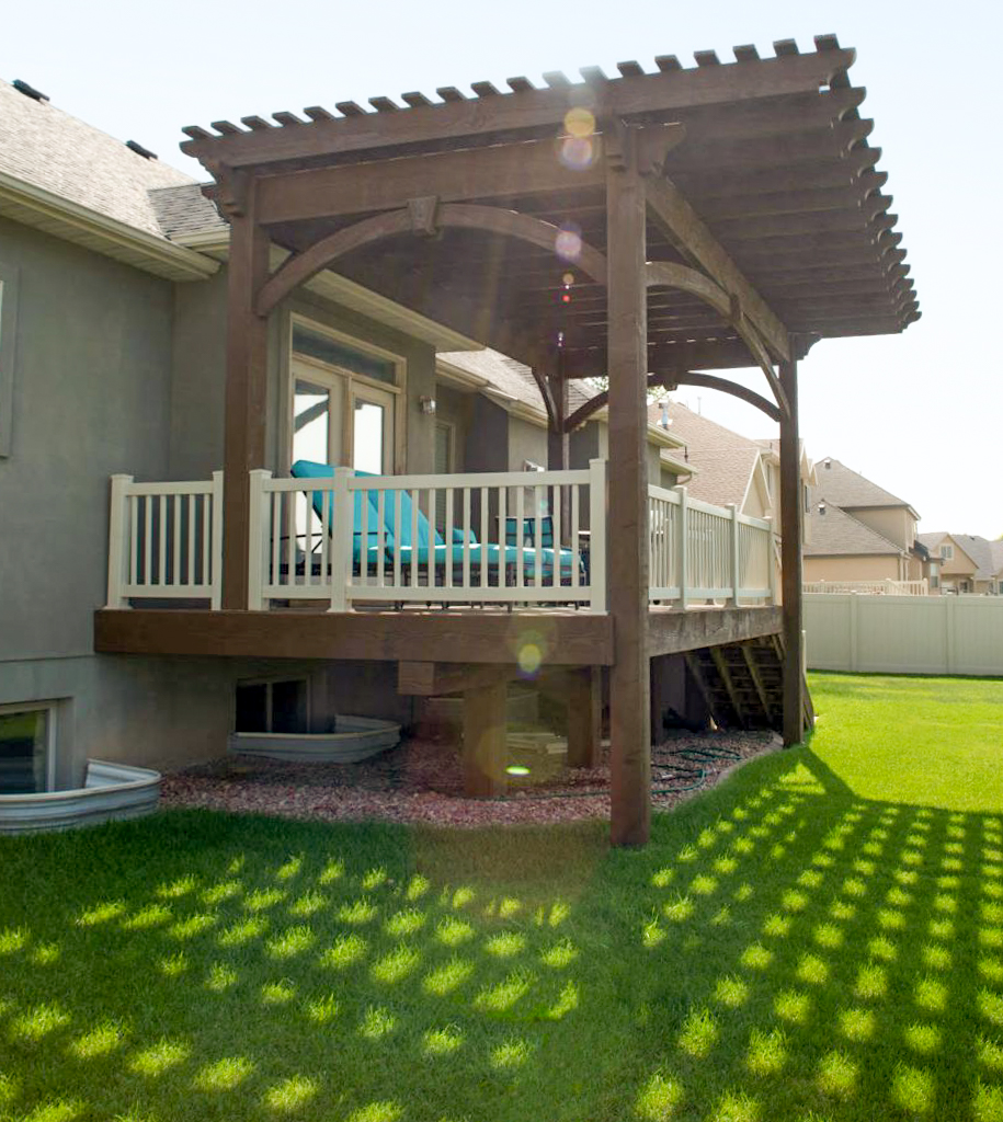 cantilevered roof pergola