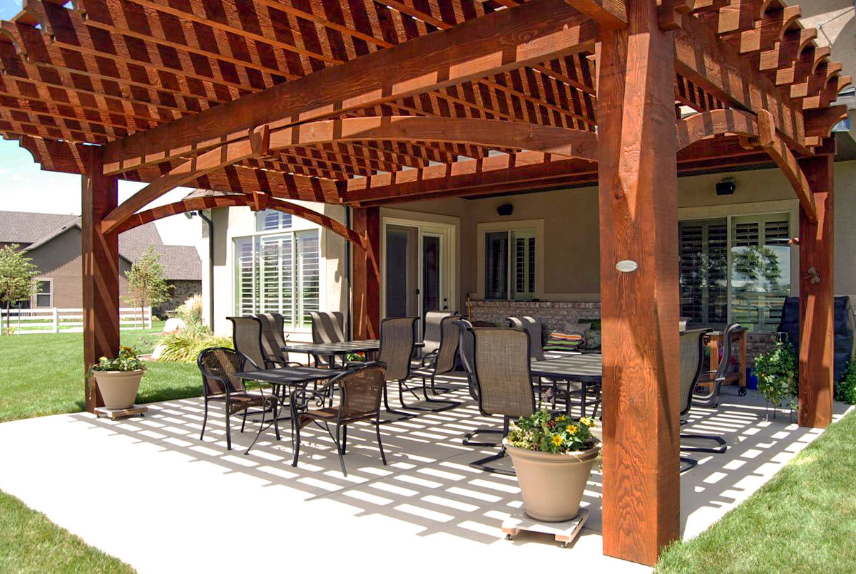 Pergola with tables