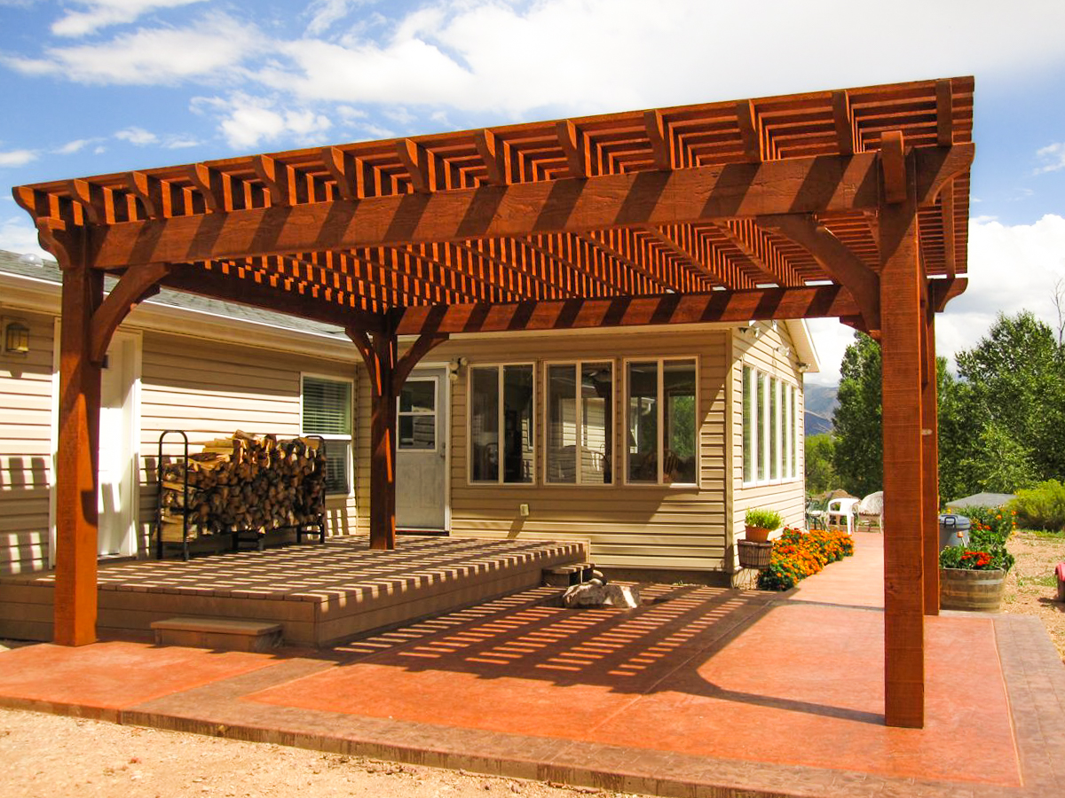 jensen-shadescape pergola-patio- Cantilevered roof pergola