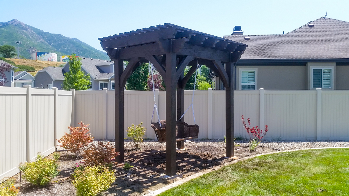 Allen Schellhase pergola swing4