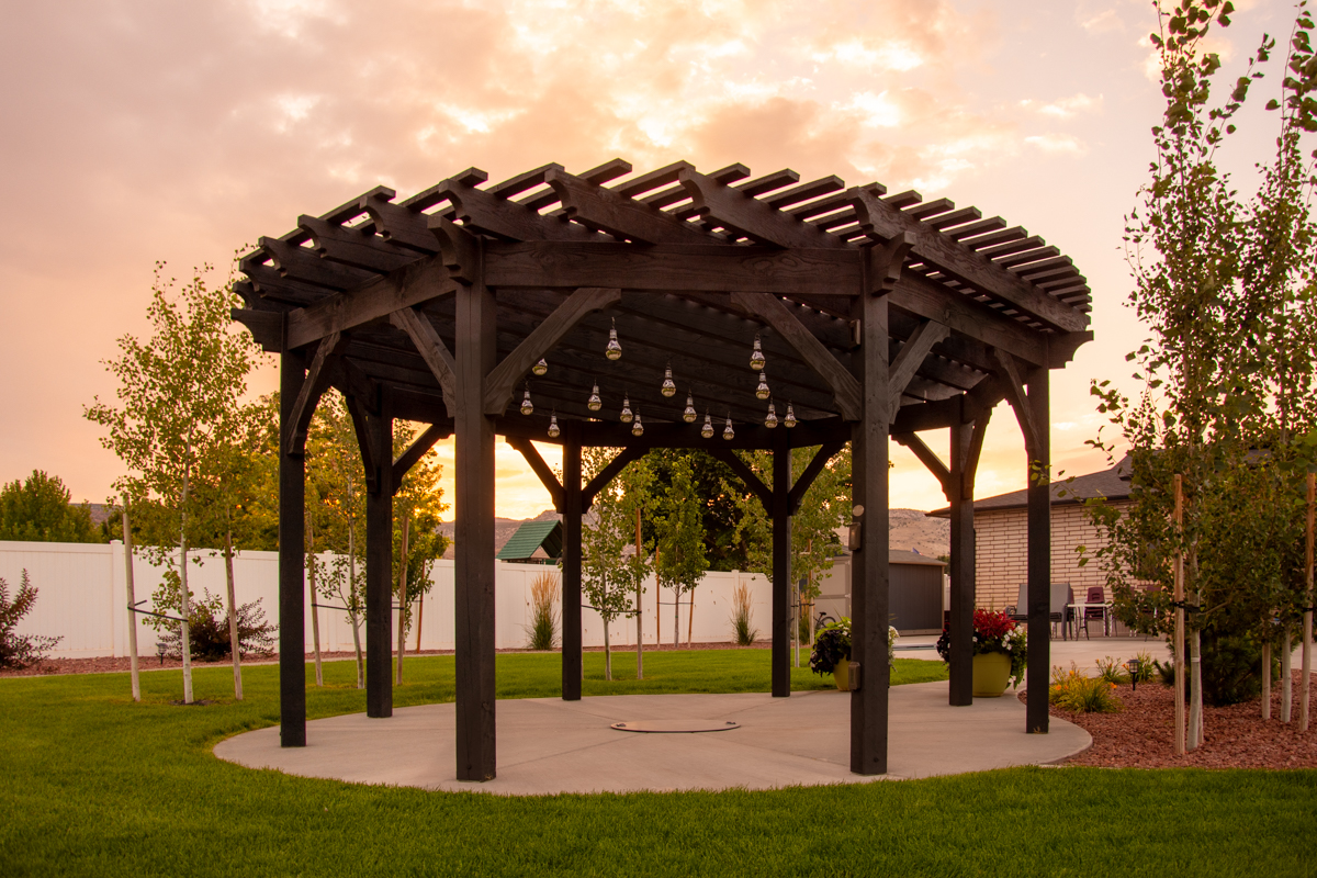 round pergola