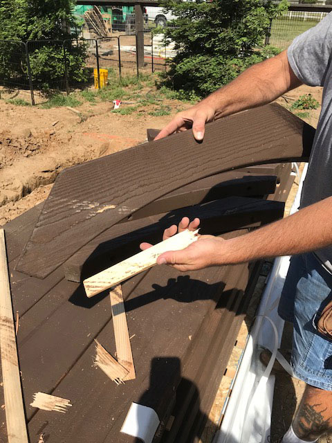wood-sticking-to-timber