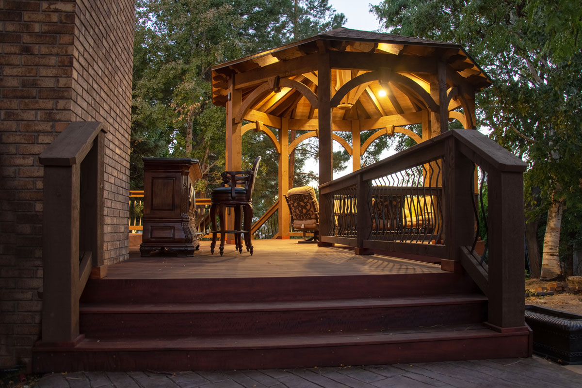 Drage-Gazebo-night-timbervolt-deck