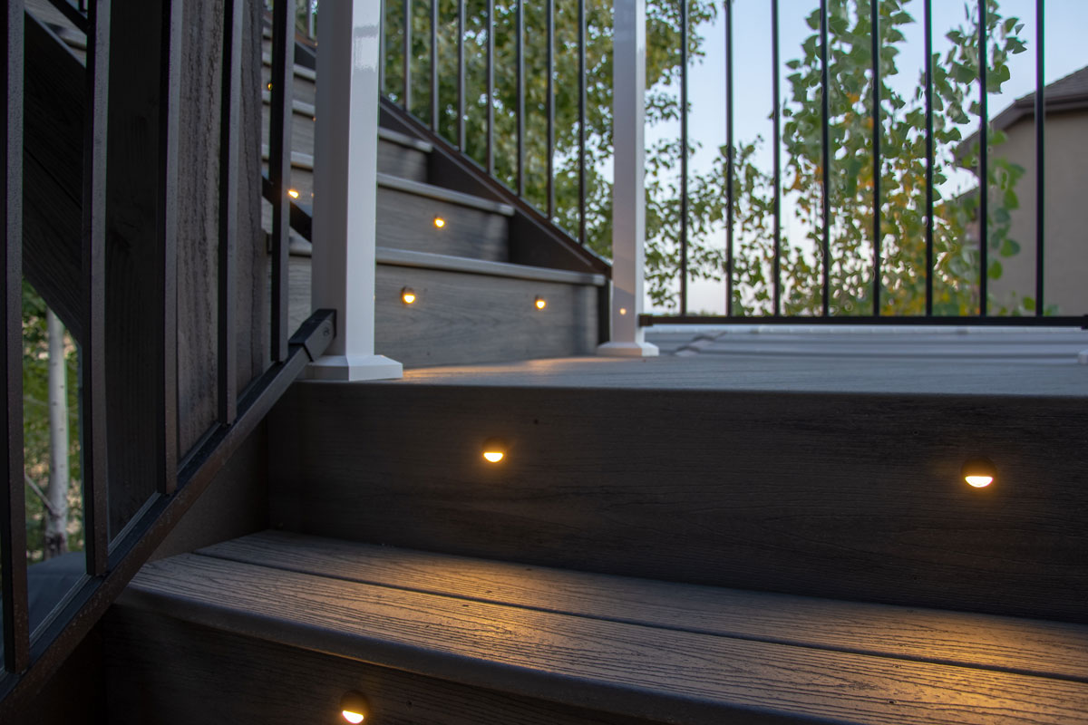 High-tech integrated lighted steps