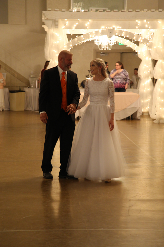 father-daghter-pergola-camber-wedding