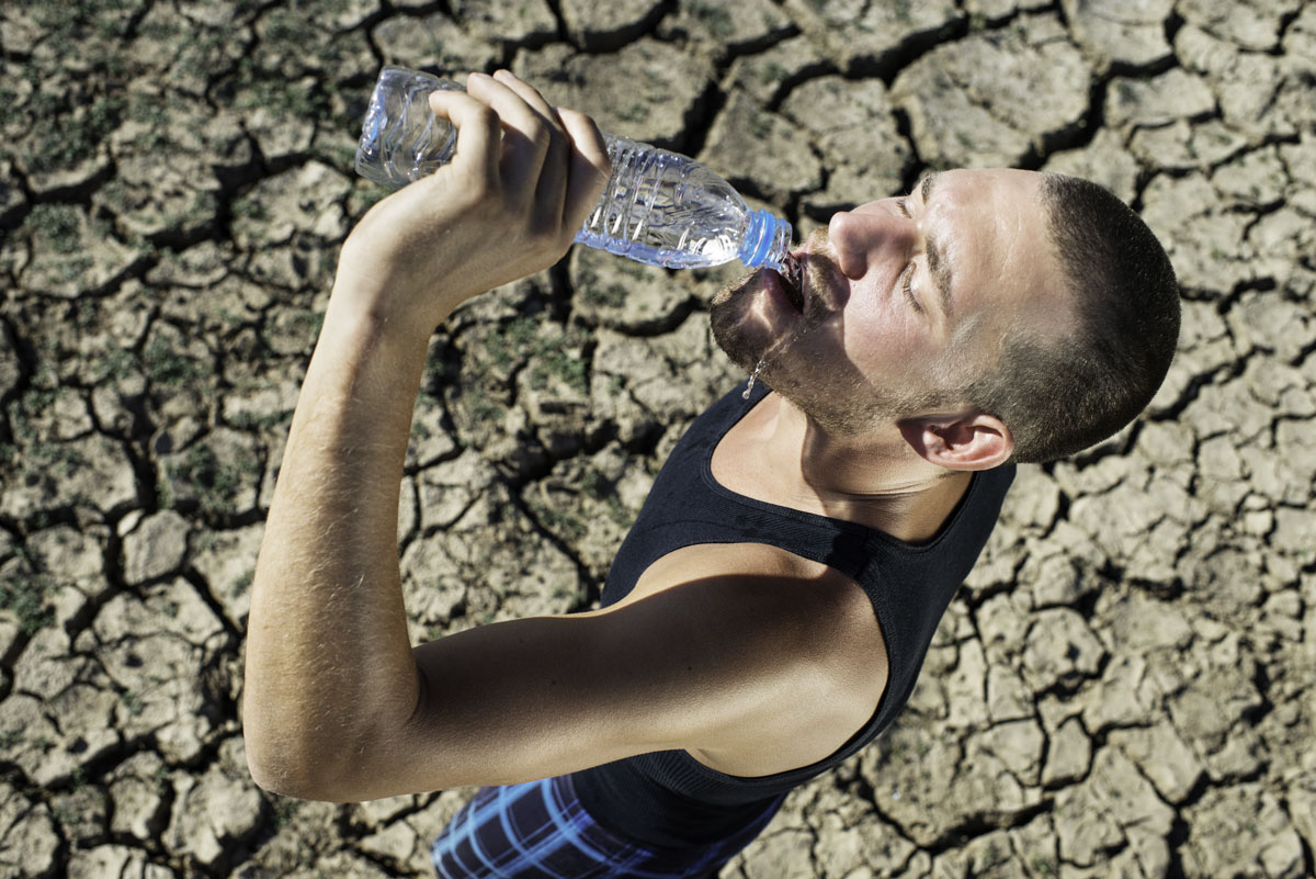 man-thirsty-water-no-shade man thirsty with no shade