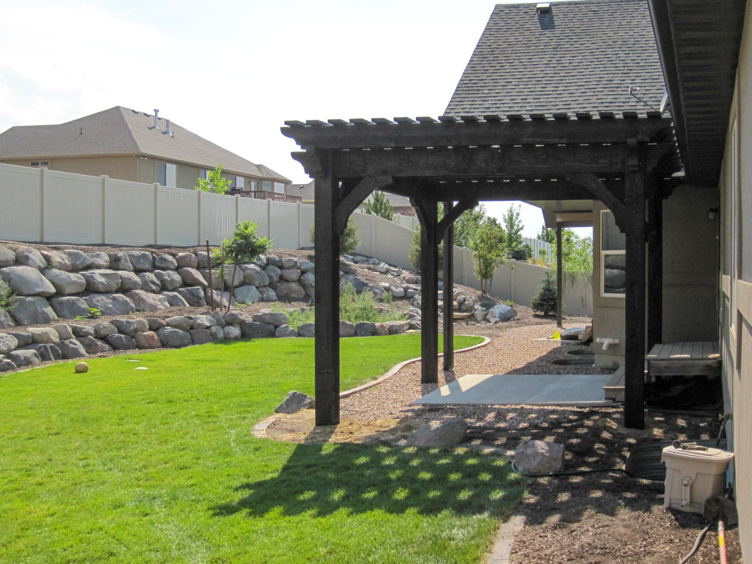 ebony-pergola-no-concrete-2