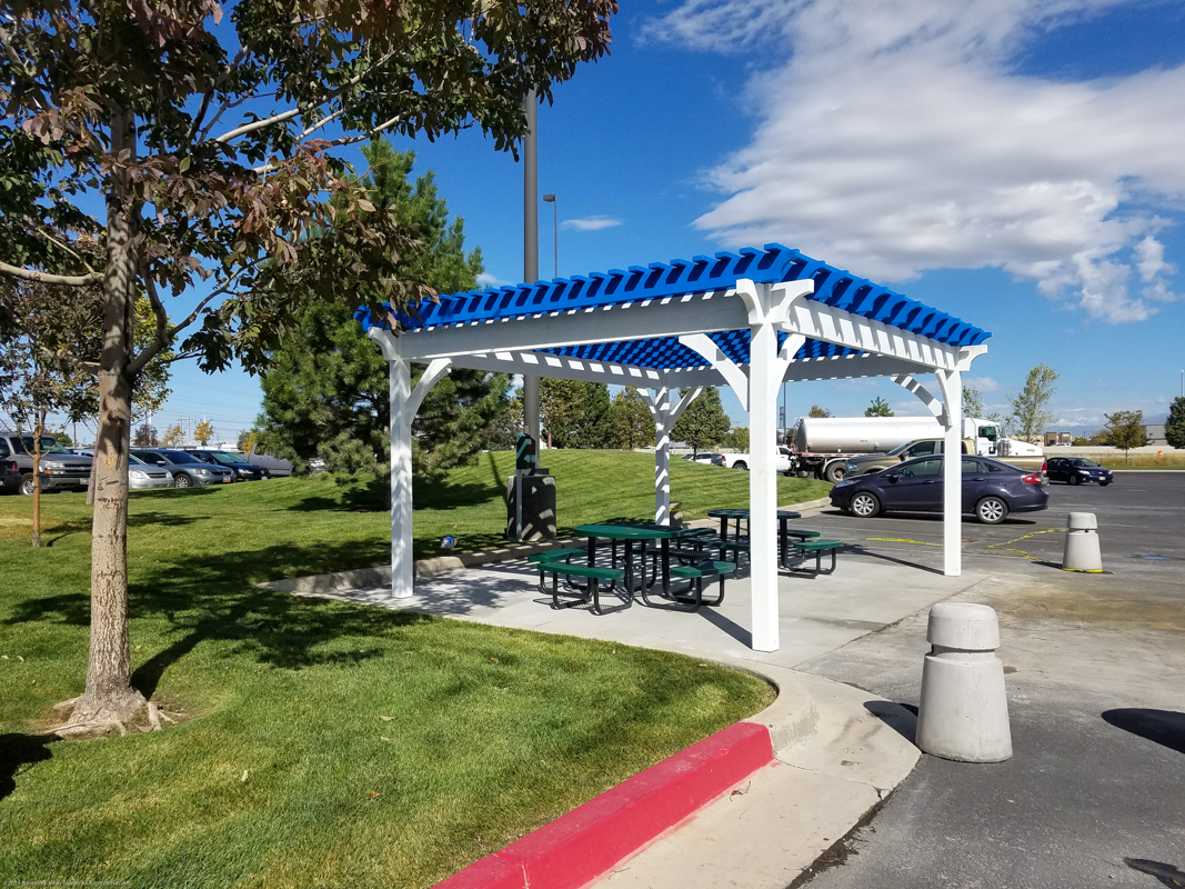 kensworth-blue-roof-pergola
